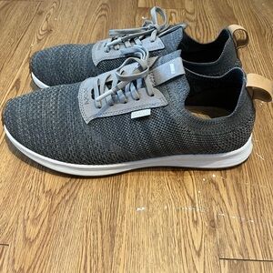 TRUE sneakers sz 11